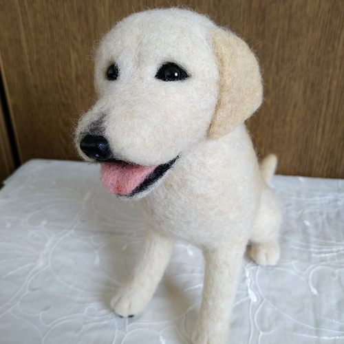 【羊毛フェルト】ラブラドールレトリバー（イエロー） 羊毛フェルト 犬 ラブラドールレトリバー イエローラブ 羊毛