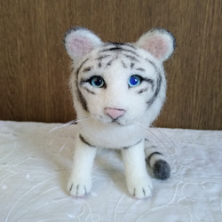 羊毛フェルト　ホワイトテリア 羊毛フェルト 白虎 ホワイトタイガー 2022年 干支 羊毛フェルト