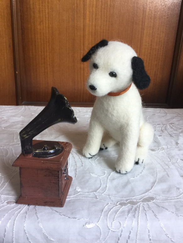 羊毛フェルト 蓄音機の犬 2 4枚目の画像