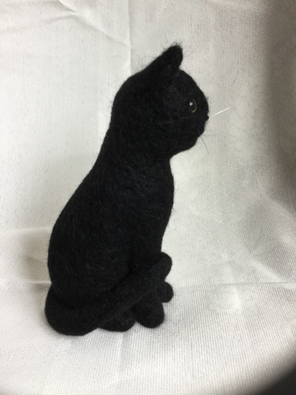 羊毛フェルト 黒猫 2枚目の画像