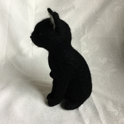 羊毛フェルト 黒猫 5枚目の画像