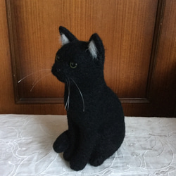 羊毛フェルト 黒猫 3枚目の画像