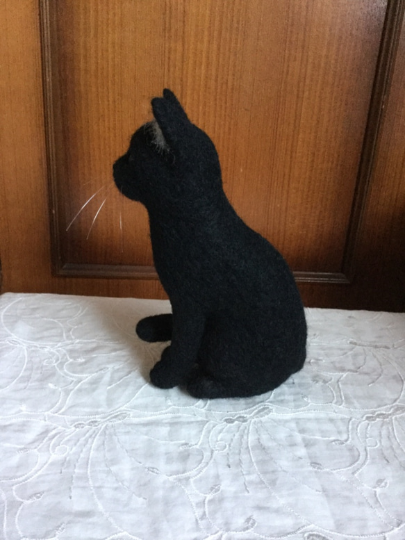 羊毛フェルト 黒猫 4枚目の画像