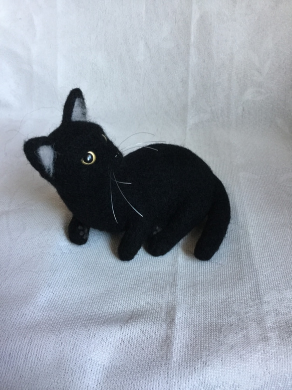 羊毛フェルト 黒猫 2枚目の画像