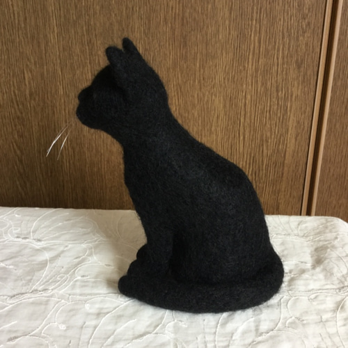 羊毛フェルト　白狐と焼き芋と黒猫さん。 注文製作】羊毛フェルトハンドメイド黒猫ちゃん 羊毛フェルト moemo