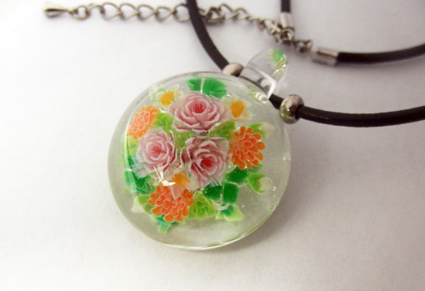 ガラスのペンダント