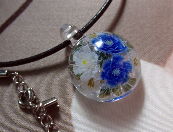 ガラスのペンダント