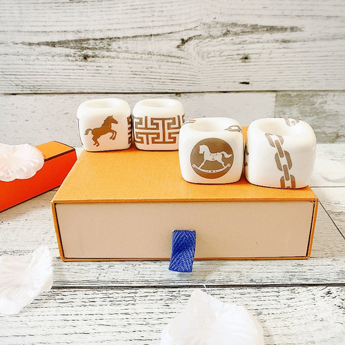 ベージュ＆クラシカル馬柄✨歯ブラシスタンド✨2個SET バス・トイレ