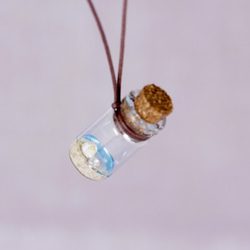 ペンダント・バッグチャーム　ガラスの小瓶の中の海辺　小 3枚目の画像