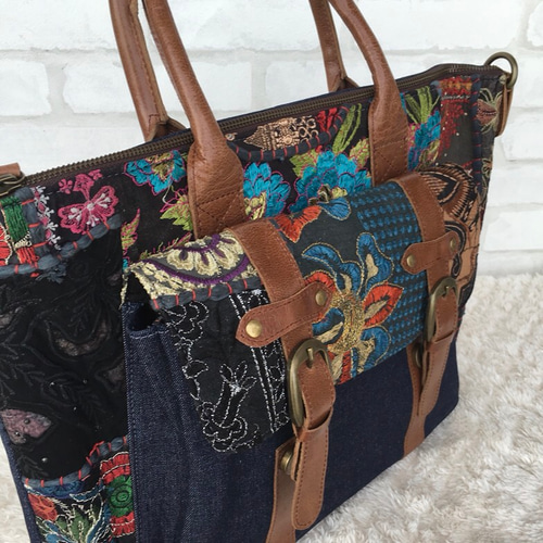 インド刺繍ヴィンテージ布X 岡山デニム X 本革使用 こだわりバッグ 