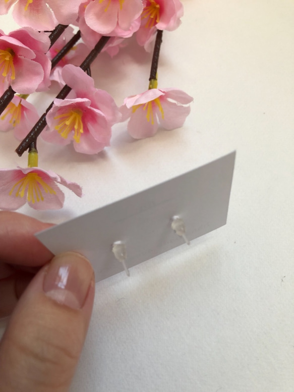 桜 miniプチ クラッシュシェル ピアス 5枚目の画像