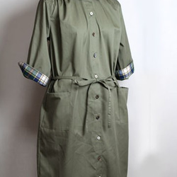 丸衿とギャザーのシャツワンピース　/　オリーブグリーン 1枚目の画像