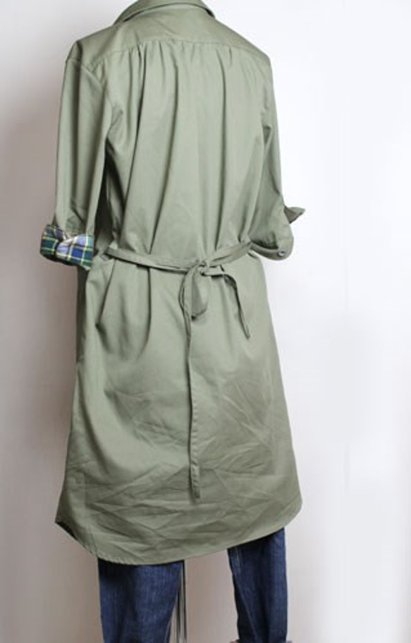 丸衿とギャザーのシャツワンピース　/　オリーブグリーン 4枚目の画像