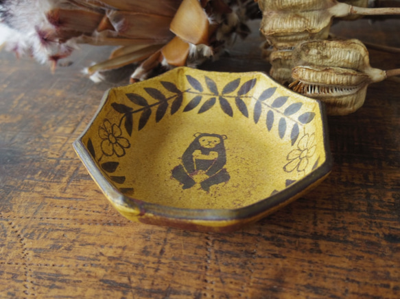 黄瀬戸八角豆皿 マレーグマ 2枚目の画像