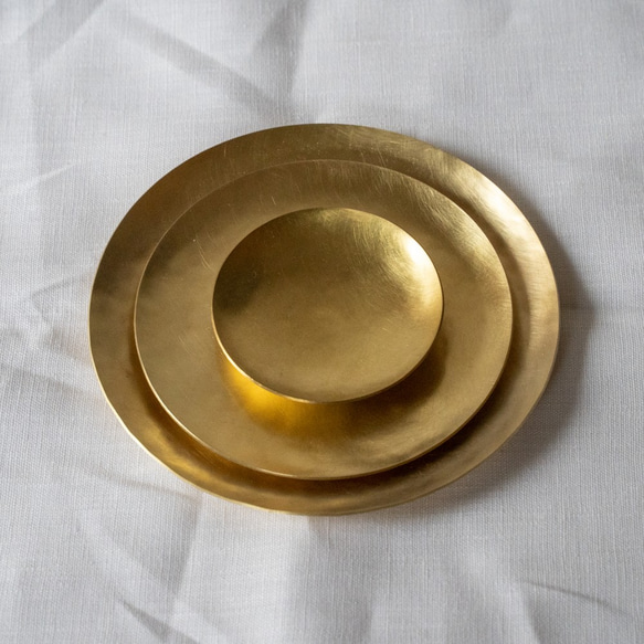 真鍮の丸皿/M　菓子皿　お香立て minimal plate <circle-M> / brass 11枚目の画像
