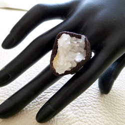 クラスター水晶のマクラメリング 1枚目の画像