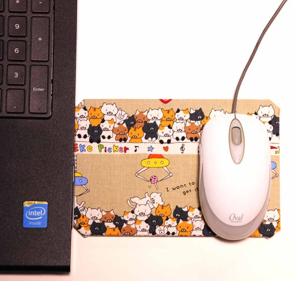 ノートPCの端っこで使うマウスパッド・・ねこキャッチャー（ベージュ） 2枚目の画像