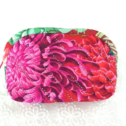 手縫いキルトポーチ　花柄＆ビーズ pink/red　 2枚目の画像