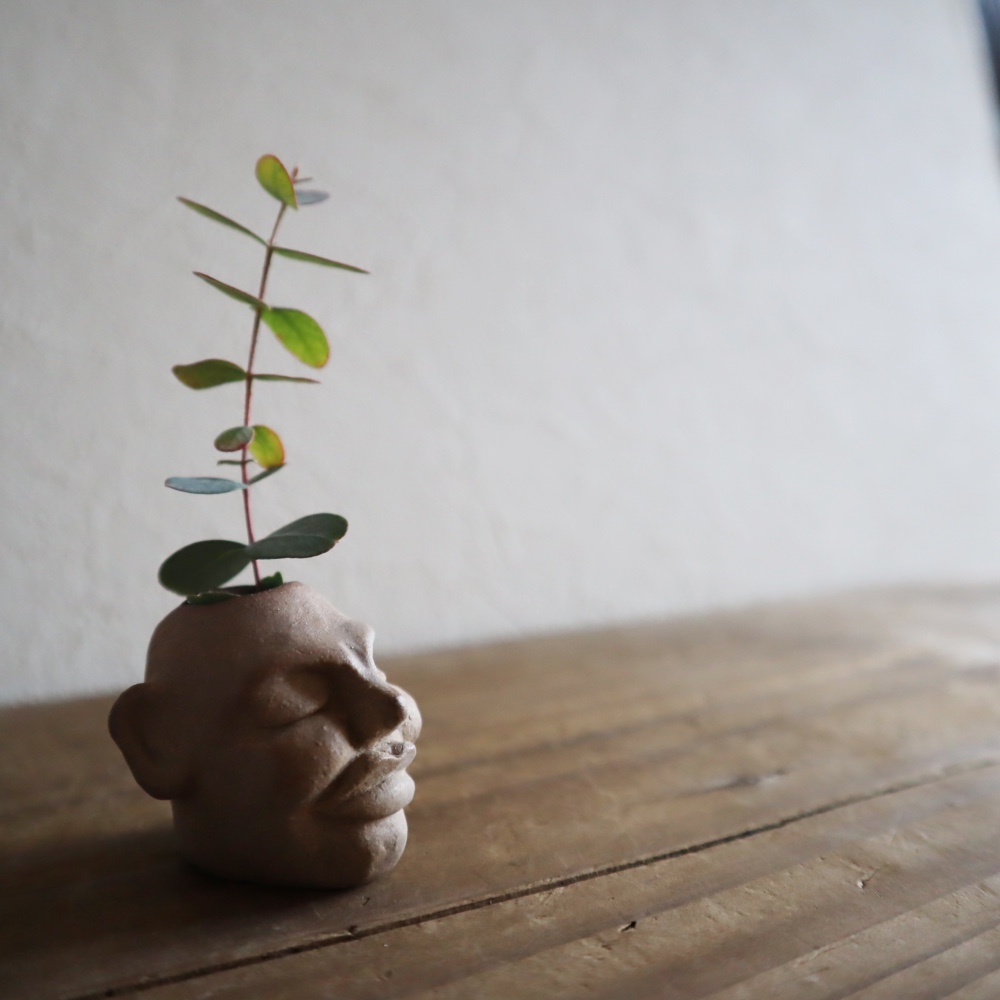 【本物】くっきー！ご本人手作り “指花” 陶器 陶器人形】teteシリーズ✨お花畑の少女 その他置物 Atelier tête