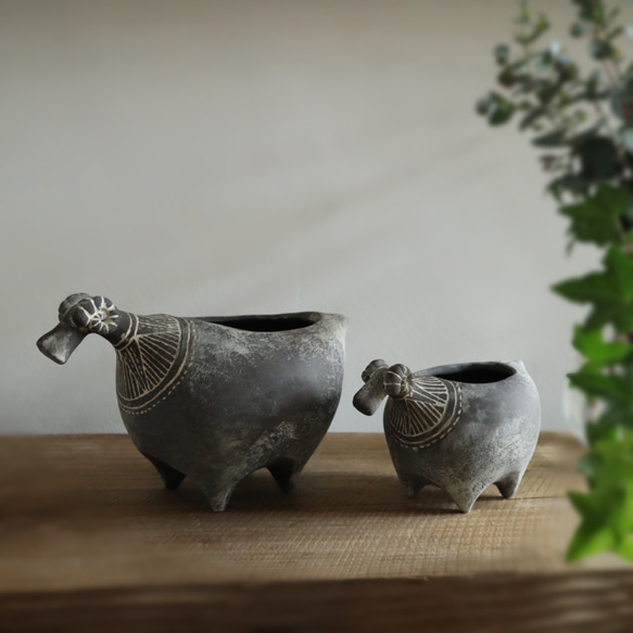 黒ひつじ / （中）植木鉢 1枚目の画像