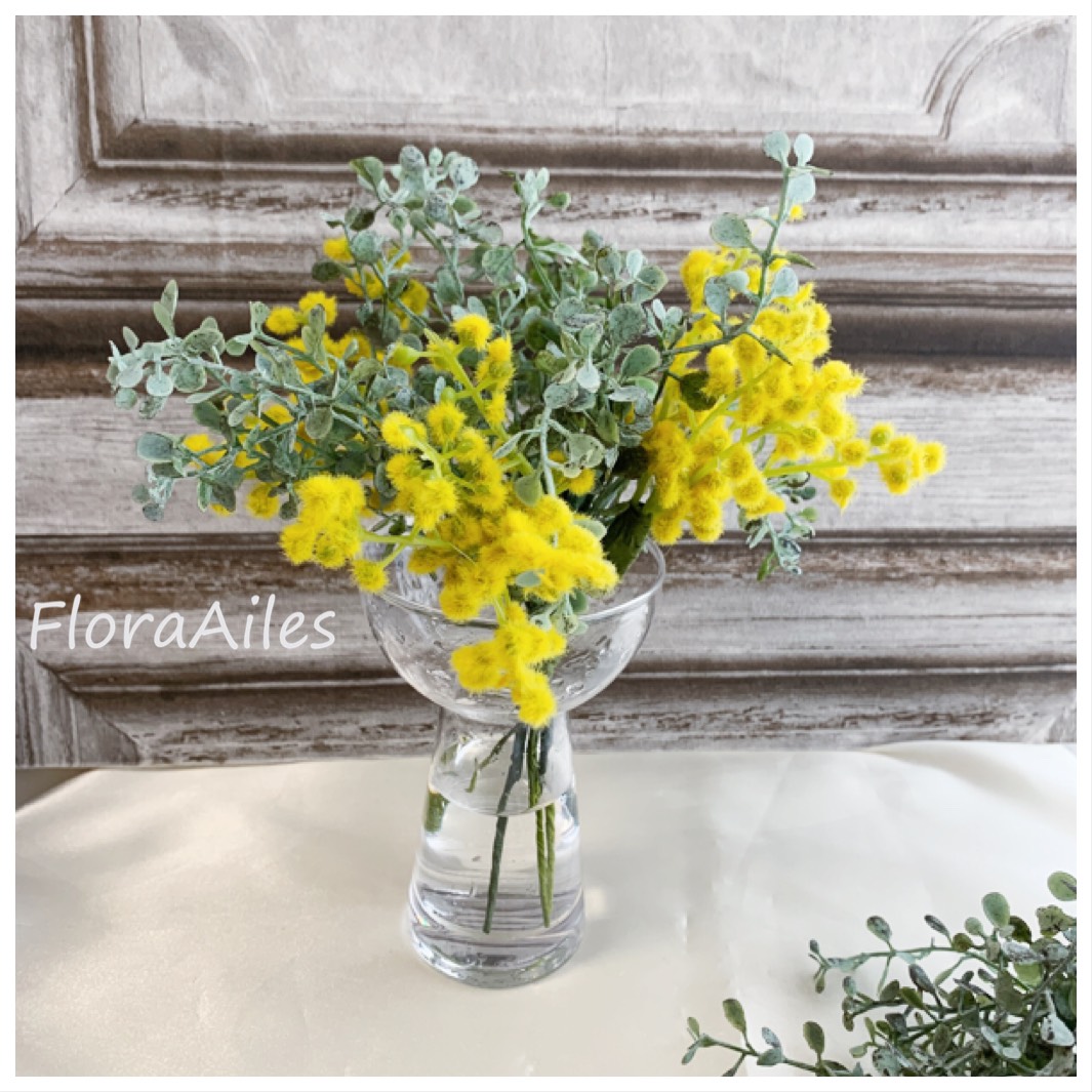 ミモザがまぶしい♪グラスブーケは華やかなフラワーインテリア♪贈り物にも喜ばれるお品です♪メッセージカード無料
