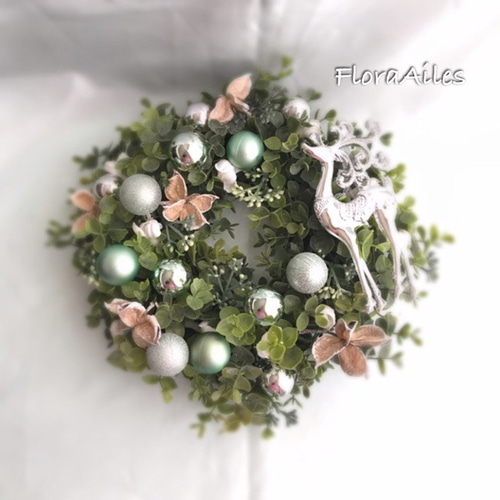 SOLD『Creema限定』グリーンボールとトナカイのナチュラルリース