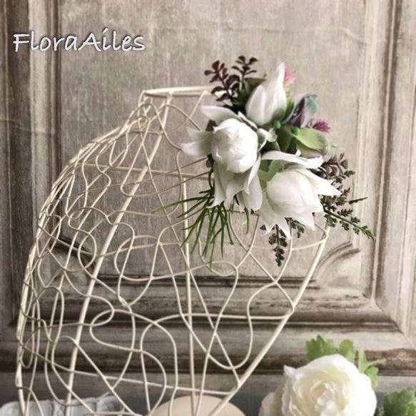 白いお花が魅力的なブライズホワイトコサージュ【メッセージカード無料】 3枚目の画像