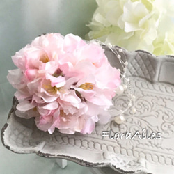 パールを添えてフンワリ桜の優しいコサージュ【メッセージカード無料】 2枚目の画像