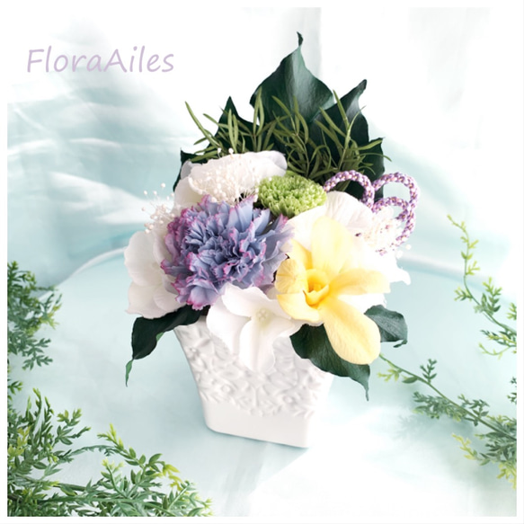 香りのサプライズ♪【メッセージカード無料】立派なボックス入り和風のお花はお供え花や仏花で偲ぶ思いを形にします♪ 2枚目の画像