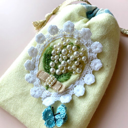 春色　ブーケの巾着ミニポーチ　お花　刺繍 2枚目の画像
