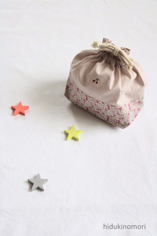 マーガレット刺繍の弁当袋☆