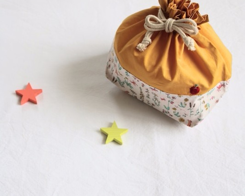 マーガレット刺繍の弁当袋☆ マーガレット刺繍の弁当袋☆ マーガレット刺繍の弁当袋☆ ベビー・キッズ