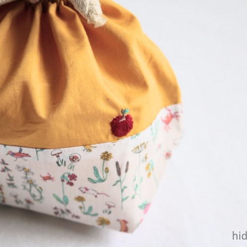 日本製】モンテッソーリ教師作ったりんご刺繍のお弁当袋 リバティ