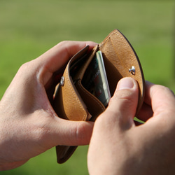 本革　薄い二つ折り財布「フラットウォレット」キャメル　マネークリップ 3枚目の画像