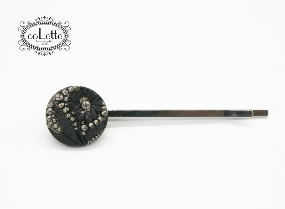 アンティークラスターボタンヘアピン／黒ラスター・花と葉模様ボタン(ARBP-011)