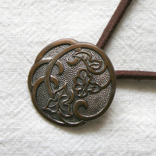 フランスアンティーク・ボタンへアゴム／植物模様（AFB-067) ヘアゴム