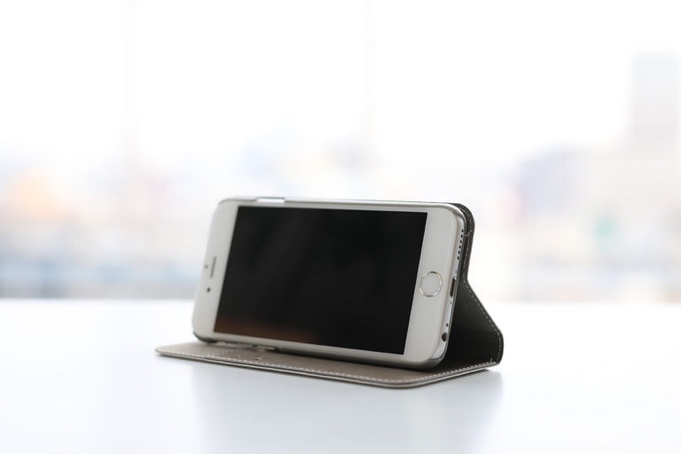 ぷくぷくおひるね/手帳型iPhoneケース/スマホケース/アナグマ いたち