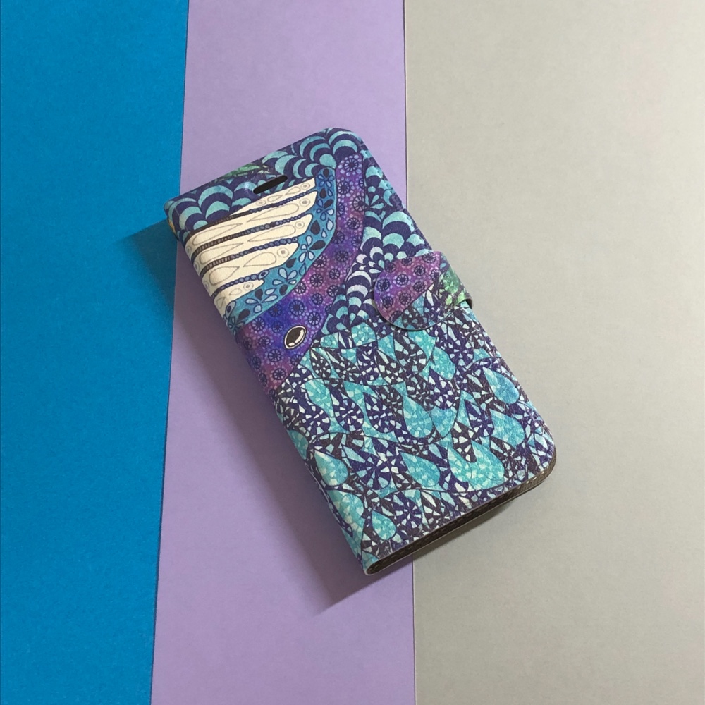 翔びたくて/手帳型iPhoneケース/スマホケース/シロナガスクジラ