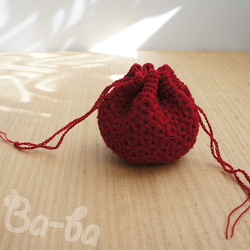 ばあば作、細かいリフ編みのちびちび巾着（紅・KPPR3） 4枚目の画像