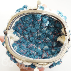 ばあば作、ポピーパフ編みのがま口 （fiore blu・C1510） 7枚目の画像
