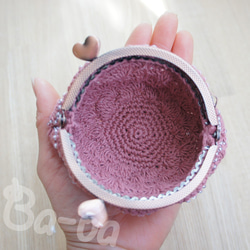 ばあば作、ビーズ入り松編みのがま口（ピンク・C1067) 5枚目の画像