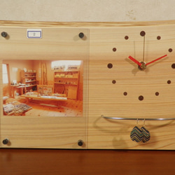 フォトフレーム付き　木製時計　桧2（置き時計） 1枚目の画像
