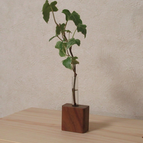 紫檀？ 花瓶 花活け 刻印有り かわいいシタン製壺 ずっしり重厚