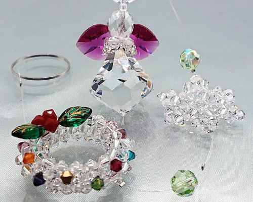 クリスタルビーズの天使が揺れる クリスマス オーナメント〈サン