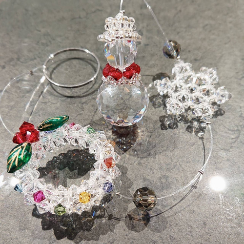 クリスタルビーズの雪だるまが揺れる クリスマス オーナメント〈サン