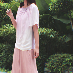 圓領手工菱型縫紉夢幻短袖粉紅色上衣 第3張的照片