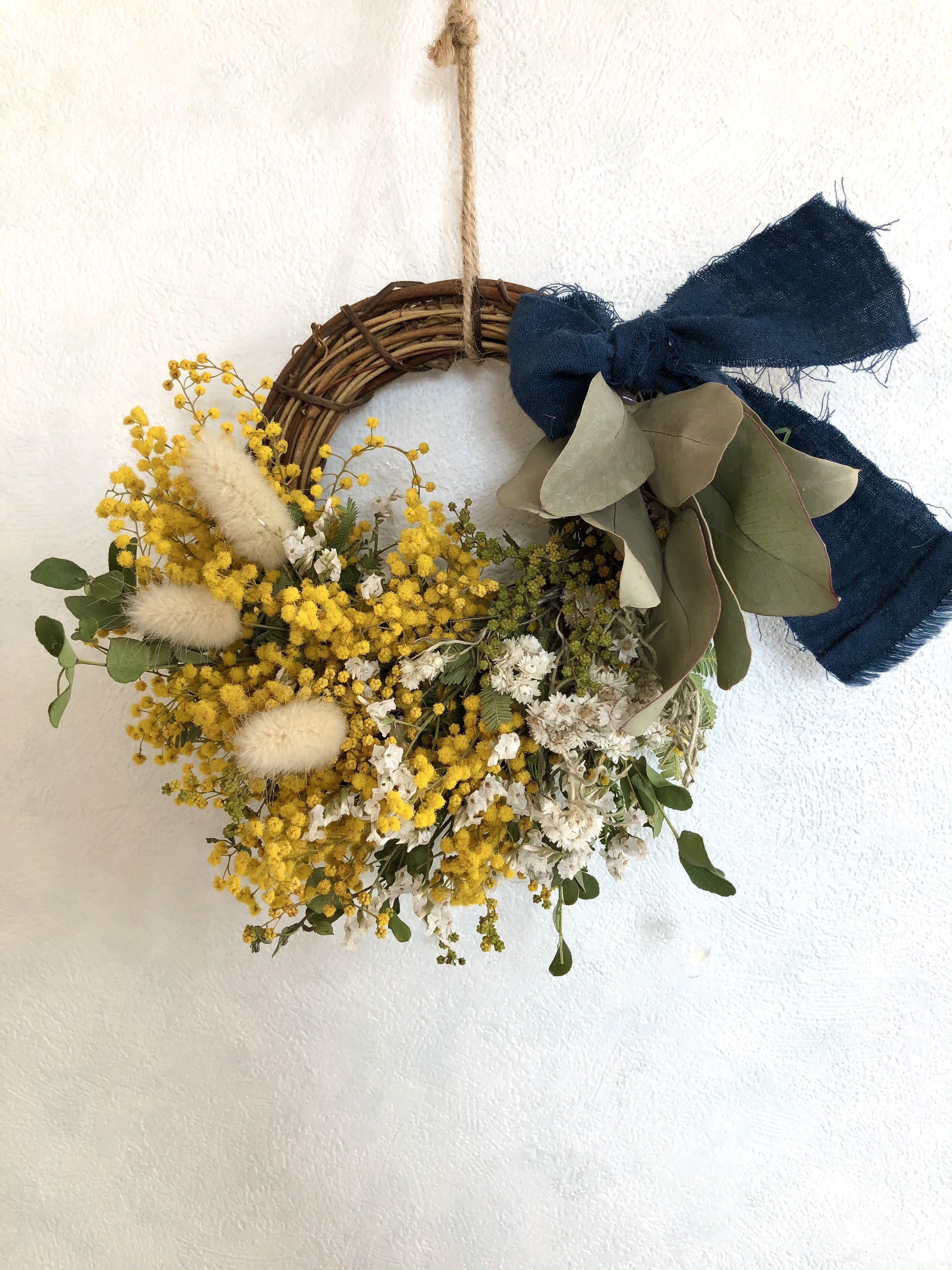 ミモザとユーカリの実のグリーンリース＊ドライフラワー◎約20センチ ミモザとユーカリの実のグリーンリース＊ドライフラワー◎約20センチ