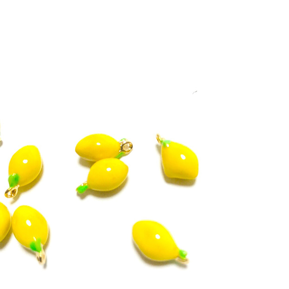 「#3531」 18k銅メッキ レモン チャーム ✴︎2個セット 2枚目の画像
