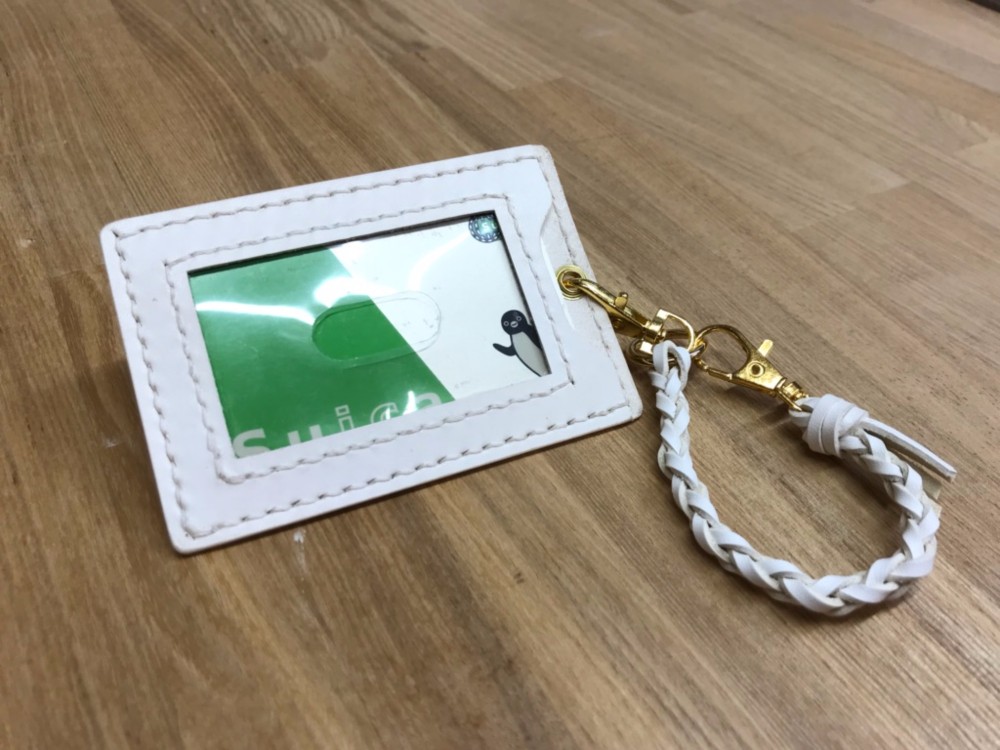 革作品　ウォレットロープ付パスケース