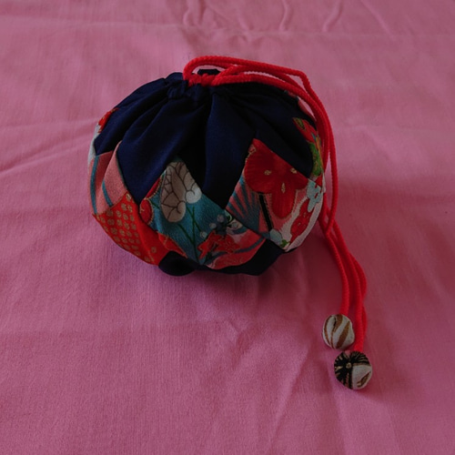 丸くてかわいいきんちゃく袋『檜垣袋』ちりめん細工 巾着袋 suzu-no